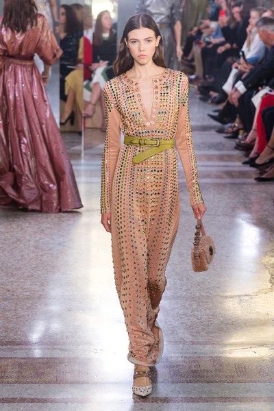 Look 69